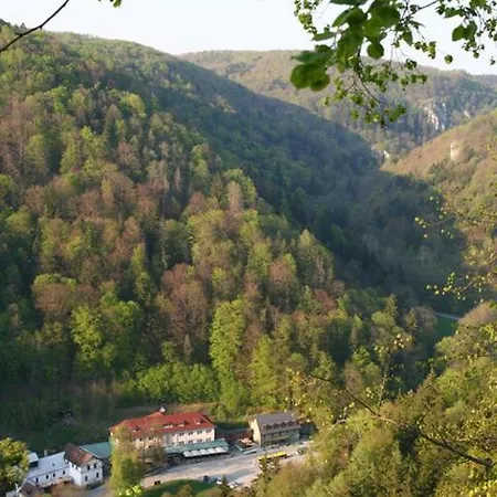 Hotel Skalní Mlýn 3*