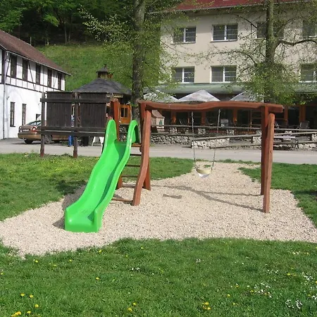 Skalni Mlyn Otel 3*